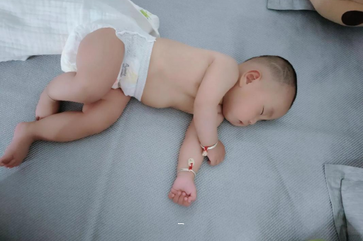 广西宝宝咳到吐怎么办